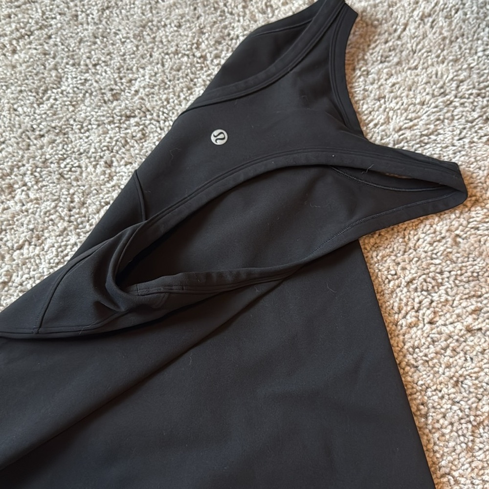 Black Align Lulu Tank - Picture 2 of 2